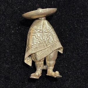 VTG Sterling Silver Hombre in Sombrero and Serape Brooch/Pin